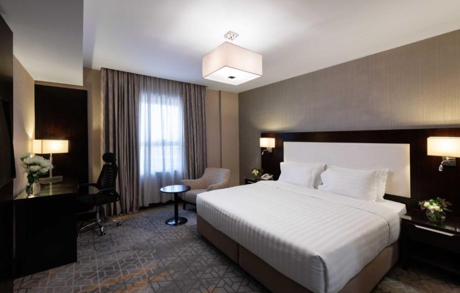 نافيتي وارويك