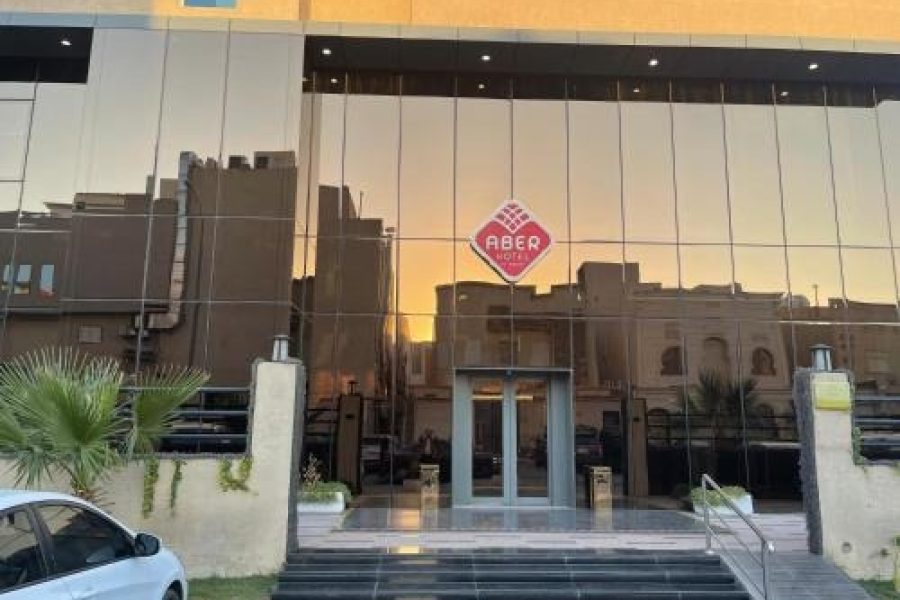 عابر الياسمين