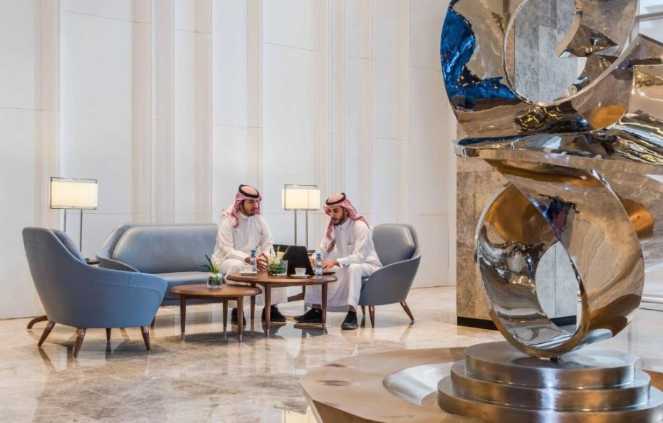 عابر الياسمين