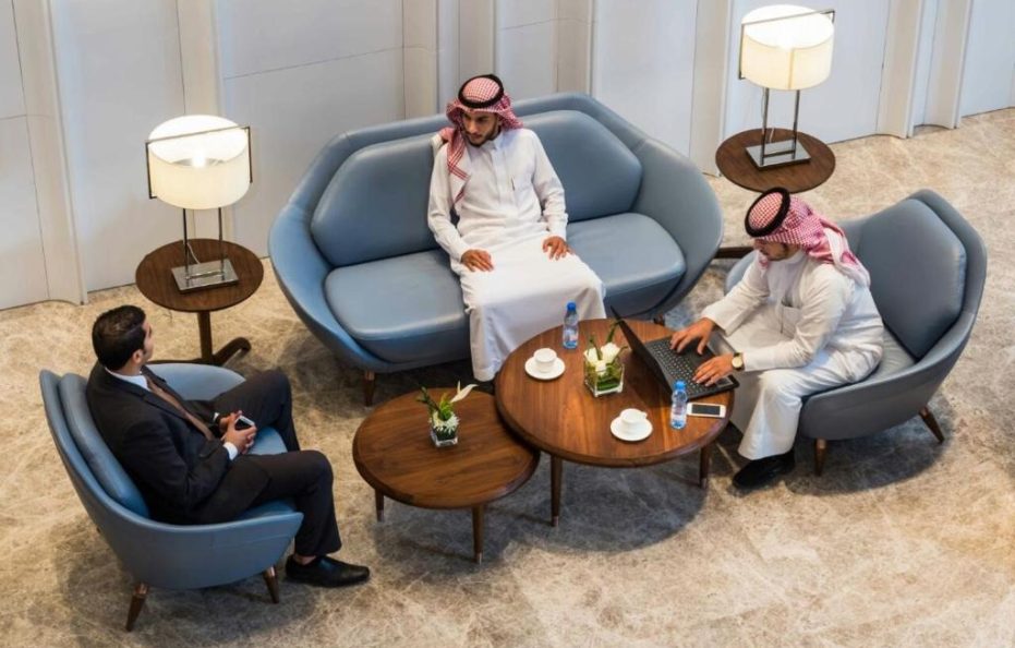 عابر الياسمين