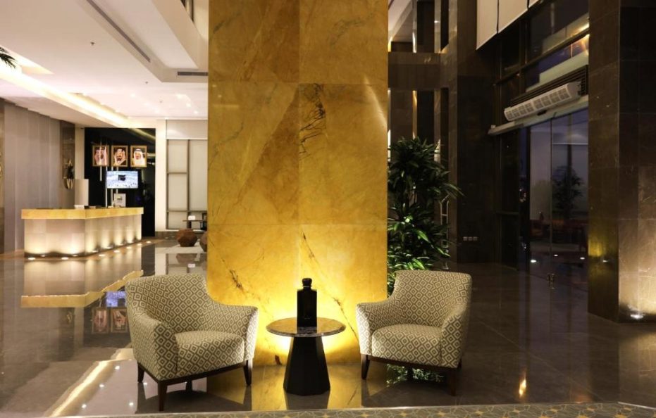 نافيتي وارويك