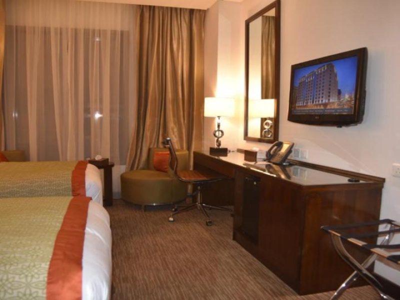 غرفة تؤام ( كراون بلازا )