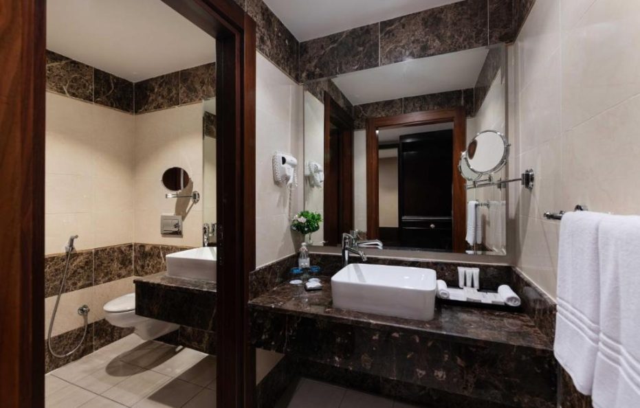 نافيتي وارويك