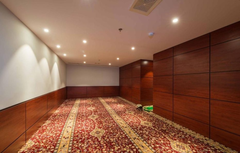 عابر الياسمين