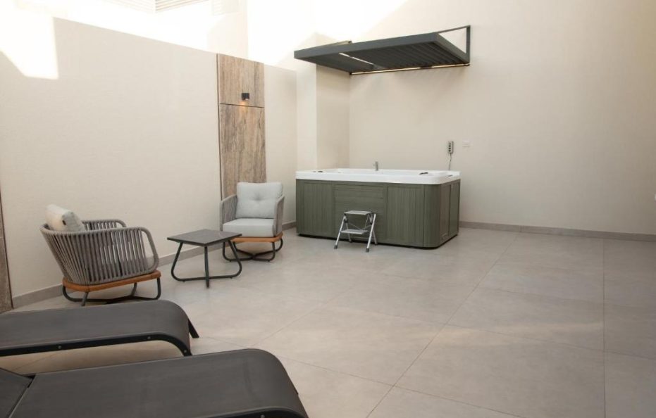 اجنحة حفاوة